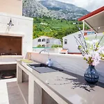 Apartment Ela *