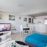 Ela Apartment