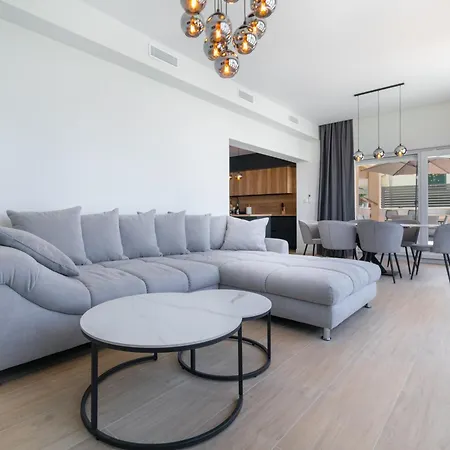 Apartment Ela