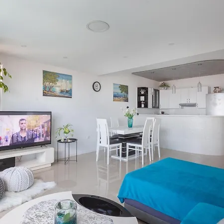 Ela Apartment