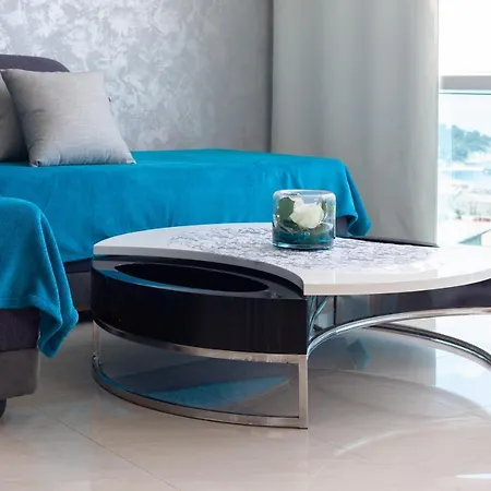 Ela ماكارسكا