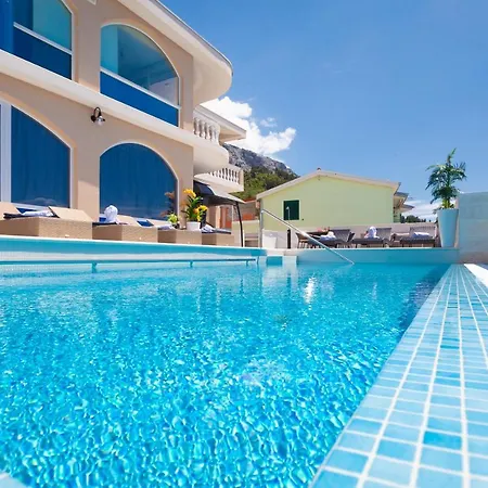 Ela Apartment Makarska